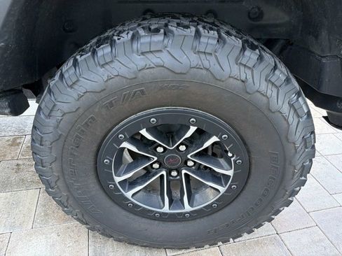 Used 2025 Jeep Wrangler Unlimited Rubicon AWD/4WD image 33