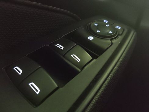 Used 2018 Chevrolet Traverse Premier AWD/4WD image 27