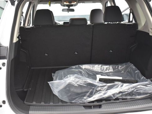 Certified 2025 Nissan Rogue SV image 16