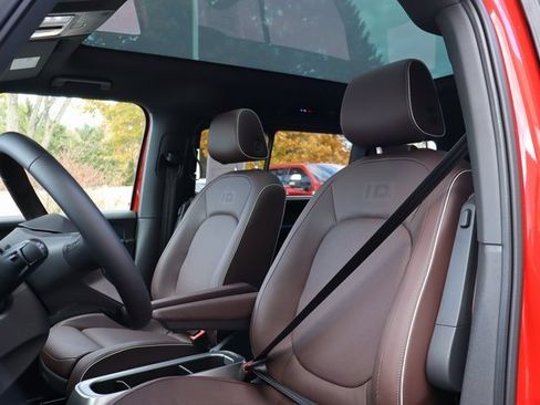 Used 2025 Volkswagen ID. Buzz Pro S Plus image 4