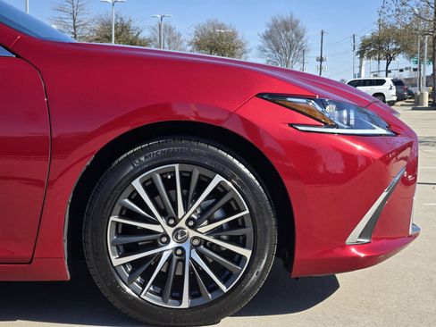 Certified 2025 Lexus ES 350 w/ Premium Package image 9