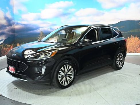 Used 2020 Ford Escape Titanium w/ Titanium Premium Package 2.0 image 4