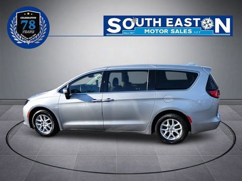 Used 2017 Chrysler Pacifica LX image 8
