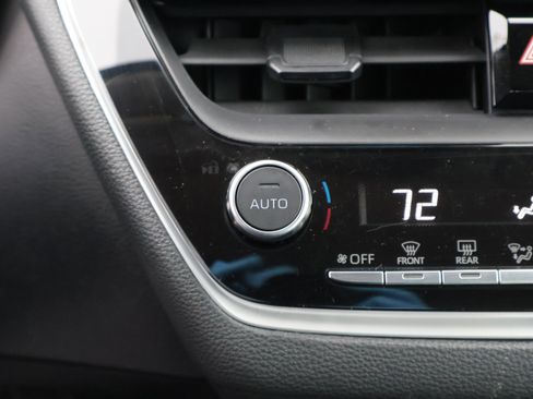 Used 2024 Toyota Corolla LE image 27