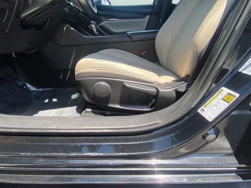 Used 2019 MAZDA MAZDA3 Hatchback FWD image 11