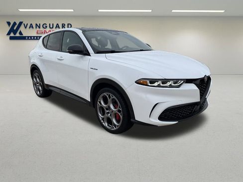 Used 2024 Alfa Romeo Tonale Veloce w/ Premium Interior Package image 9