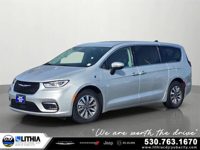 Used 2023 Chrysler Pacifica Touring-L