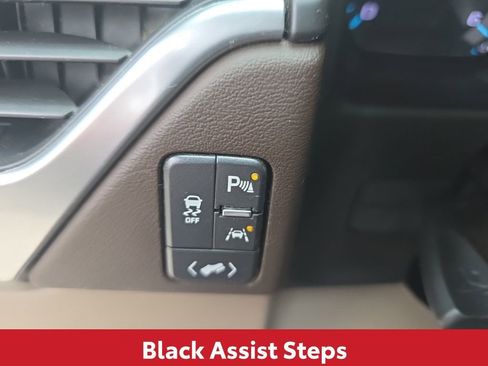 Used 2017 Chevrolet Tahoe LT image 26