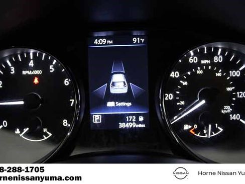Used 2018 Nissan Rogue SL w/ Premium Package FWD image 8