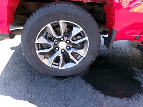 Used 2024 Chevrolet Silverado 1500 LT image 6