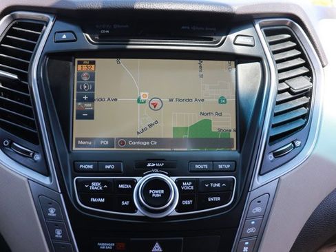 Used 2016 Hyundai Santa Fe Limited w/ Option Group 04 FWD image 19