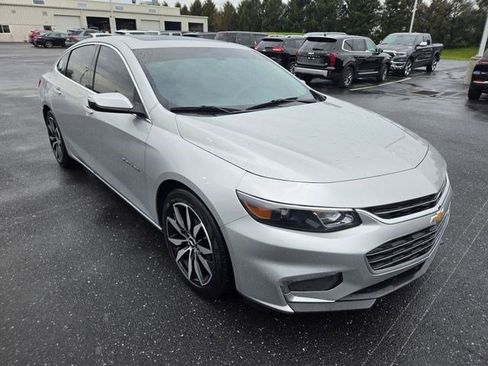 Used 2017 Chevrolet Malibu LT w/ Leather Package image 17