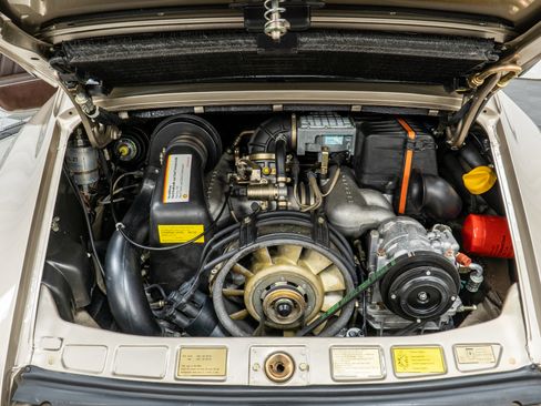 Used 1986 Porsche 911 Carrera image 14