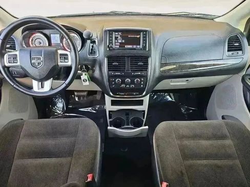 Used 2018 Dodge Grand Caravan SE w/ Rear Park Assist Package image 10