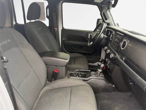 Certified 2022 Jeep Wrangler Unlimited Sahara image 28