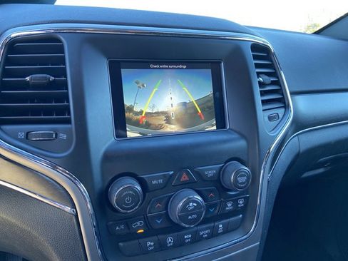 Used 2018 Jeep Grand Cherokee Limited image 35