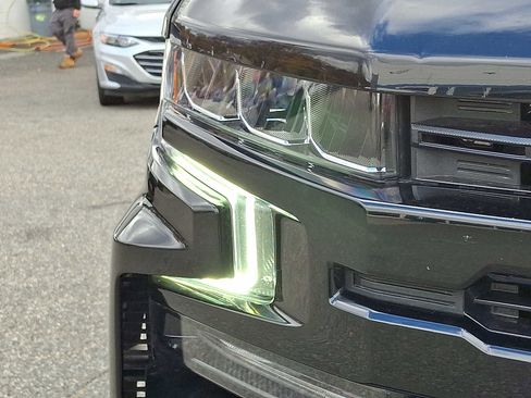 Used 2021 Chevrolet Silverado 1500 LT Trail Boss w/ Convenience Package II image 9