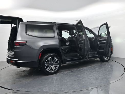 Used 2024 Jeep Wagoneer Series II image 53