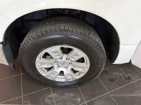 Used 2017 Nissan Titan SV image 29