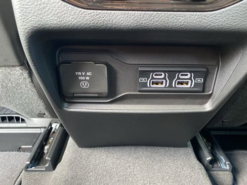 New 2025 Jeep Grand Cherokee Altitude image 40