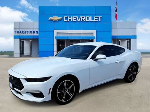 Used 2025 Ford Mustang Premium RWD image 5