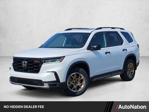 Used 2024 Honda Pilot TrailSport image 1