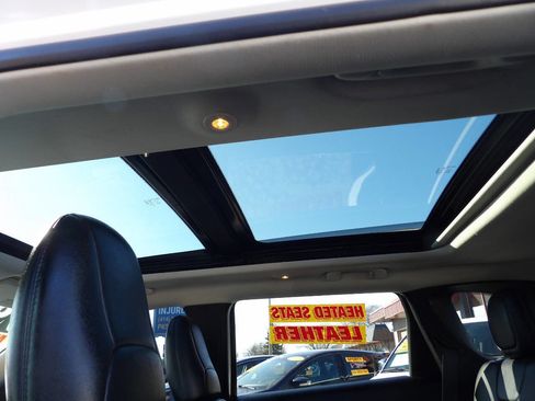 Used 2019 Jeep Cherokee Limited w/ Luxury Group image 8