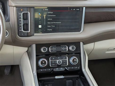 Used 2022 GMC Yukon Denali image 12