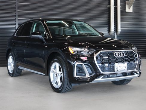 Used 2024 Audi Q5 e Premium w/ Convenience Package AWD/4WD image 12