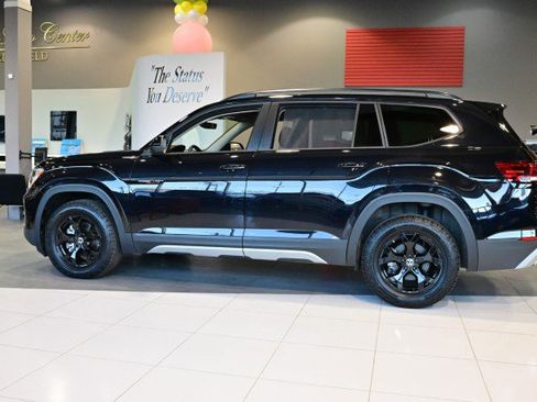 Used 2024 Volkswagen Atlas Peak Edition SE image 8