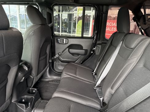 Used 2022 Jeep Wrangler Unlimited Sport AWD/4WD image 29
