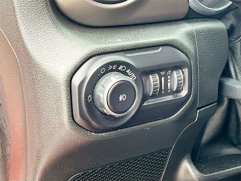 Certified 2018 Jeep Wrangler Unlimited Sport S image 10