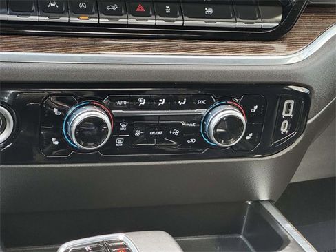 Used 2022 GMC Sierra 1500 Elevation w/ LPO, Elevation Black Package image 12