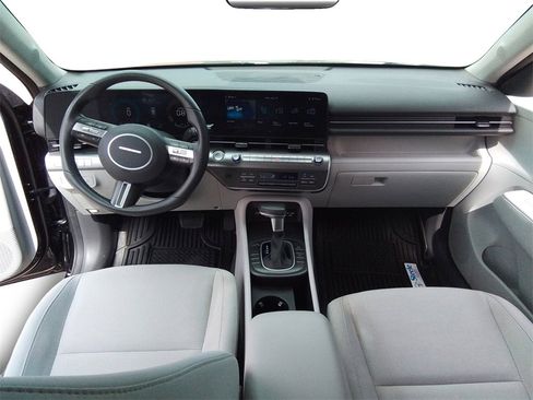 Certified 2025 Hyundai Kona SEL image 10
