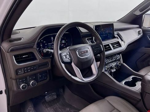 Used 2022 GMC Yukon XL SLT w/ SLT Luxury Package image 38