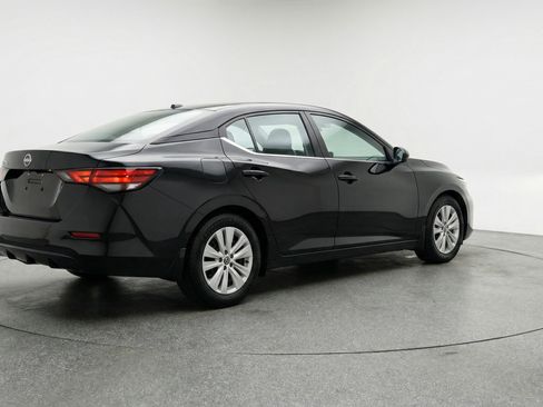 Used 2025 Nissan Sentra S image 9