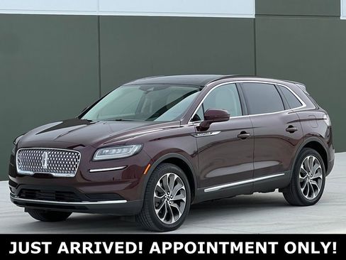 Used 2022 Lincoln Nautilus Reserve image 1