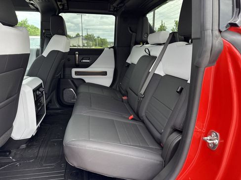 New 2025 GMC Hummer EV 3X w/ LPO, Dark Essentials Package image 22