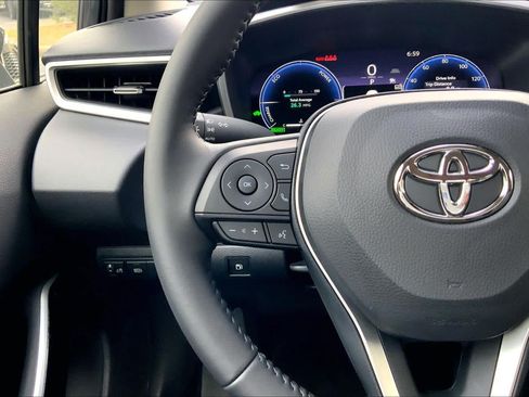 Used 2026 Toyota Corolla XLE FWD image 24