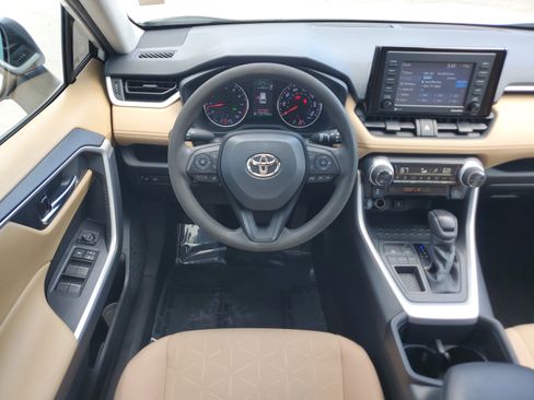 Used 2022 Toyota RAV4 XLE image 21