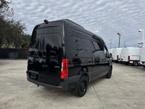 Used 2025 Mercedes-Benz Sprinter 2500 image 7