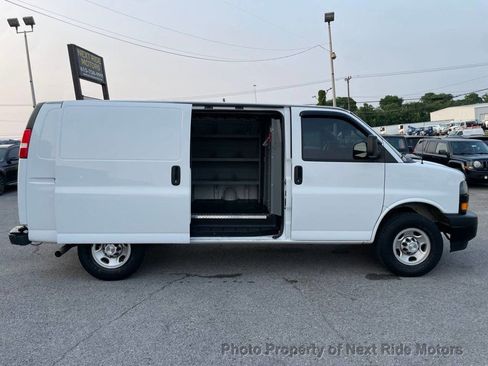 Used 2020 Chevrolet Express 3500 w/ Driver Convenience Package image 15