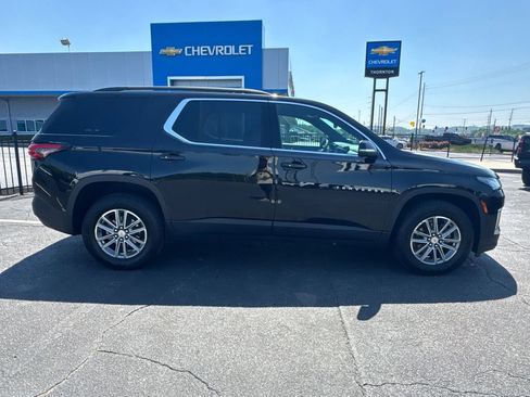 Used 2023 Chevrolet Traverse LT image 5