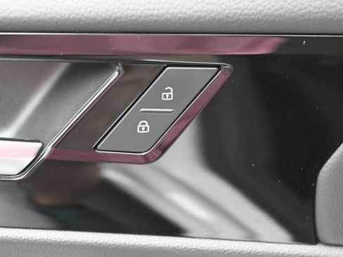 Used 2025 Volkswagen Jetta SEL FWD image 14