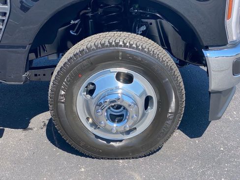 New 2026 Ford F350 Lariat w/ Chrome Package image 18