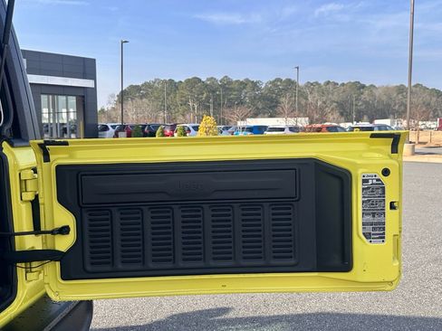 Used 2023 Jeep Wrangler Unlimited Rubicon w/ LED Lighting Group image 10