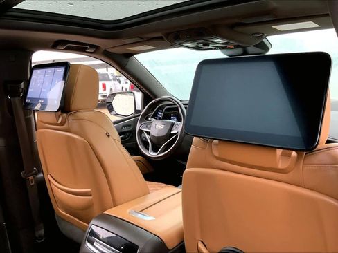 Used 2021 Cadillac Escalade Sport w/ Driver Assist Tech Package image 9