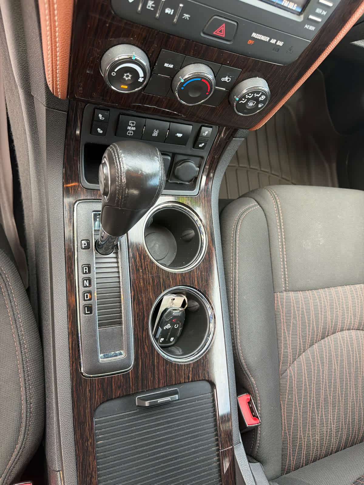 Used 2015 Chevrolet Traverse LT w/ Style and Technology Package FWD image 17