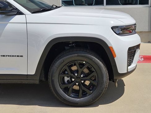 New 2026 Jeep Grand Cherokee Altitude RWD image 6