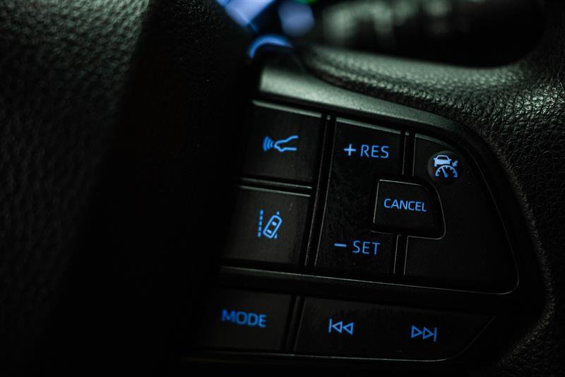 Used 2024 Toyota Sienna LE AWD/4WD image 18